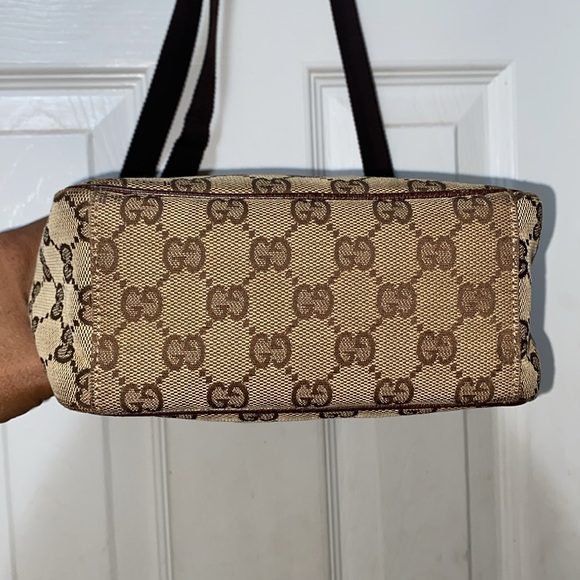Aunthentic Gucci monogram crossbody (with COA) - Picture 7 of 15